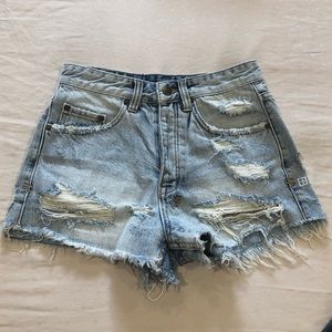 ❤️KSUBI❤️ Denim Distressed Shorts Light Blue 24